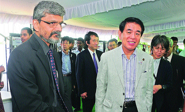 Prof U.B. Desain, left, director of IIT Hyderabad, along with Hakubun Shimomura, Japanese minister of education, culture, sports, science and technology at the temporary campus of IIT-H (Photo: DC) Prof U.B. Desain, left, director of IIT Hyderabad, along with Hakubun Shimomura, Japanese minister of education, culture, sports, science and technology at the temporary campus of IIT-H (Photo: DC)